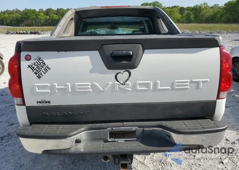 2004 Chevrolet Avalanche C1500 from USA, damaged, VIN 3GNEC12T44G107894